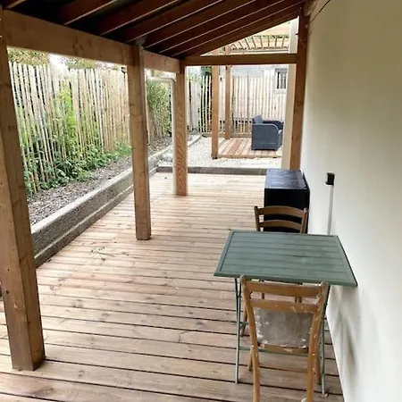 Petite Maison Avec Jardin Au Calme